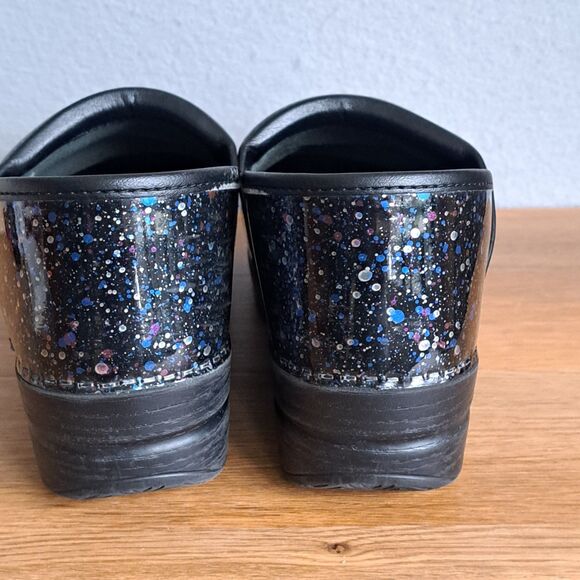 Dansko Women’s 41 US 11 Paint Splatter Patent Leather Comfort Clogs Shoes - Picture 3 of 10